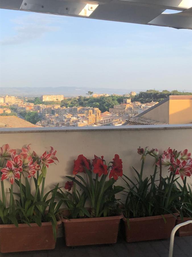 Attico Da Rosa Con Vista Spettacolare A 360 Gradi Apartamento Caltagirone Exterior foto